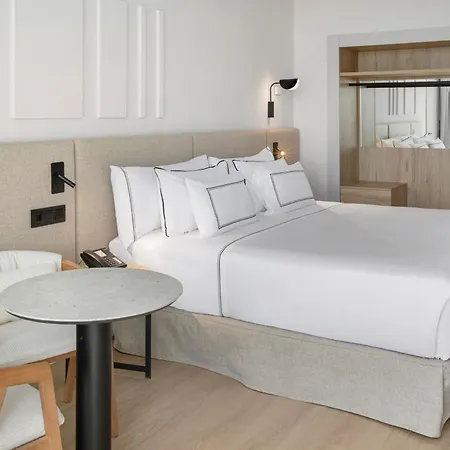 Melia 4 Sup Szálloda 4*