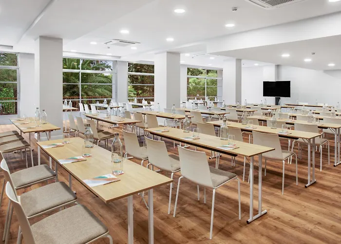 Melia 4 Sup מלון